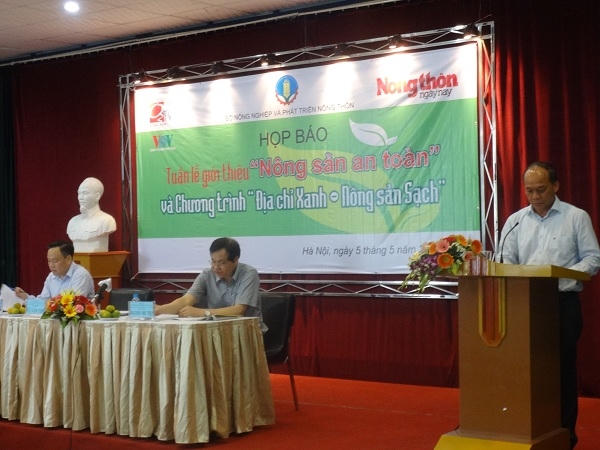Ông Vũ Văn Tám phát biểu tại buổi họp báo.