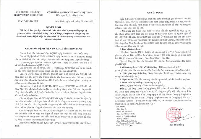 Quyết định phê duyệt kết quả lựa chọn nhà thầu do bà Bùi Thu Hằng, Giám đốc Bệnh viện Đa khoa tỉnh Hòa Bình ký.