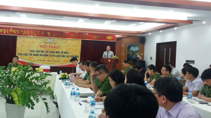 Ông Nguyễn Văn Quyền - Chủ tịch Hội luật gia Việt Nam phát biểu trước Hội thảo.