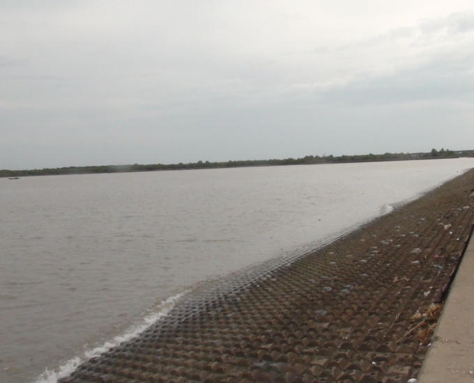 Kè Gành Hào nơi xảy ra vụ đuối nước thương tâm.