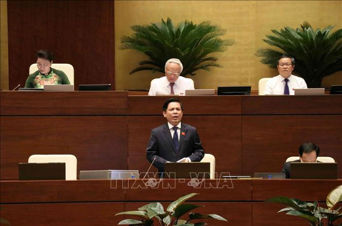 Bộ trưởng Bộ Giao thông Vận tải Nguyễn Văn Thể trả lời chất vấn của đại biểu Quốc hội. Ảnh: Văn Điệp/TTXVN