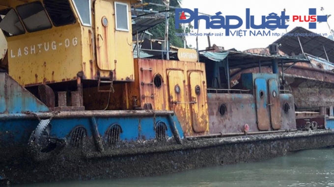 Quảng Ninh: Những &ldquo;con t&agrave;u ma&rdquo; khiến kỳ quan thi&ecirc;n nhi&ecirc;n thế giới trở n&ecirc;n m&eacute;o m&oacute;