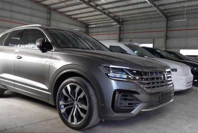Sau vụ xe Volkswagen Touareg CR745J cài “đường lưỡi bò”, các bộ, ngành siết chặt việc nhập khẩu ô tô xuất xứ Trung Quốc