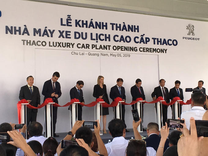 Nhà máy sản xuất xe du lịch cao cấp THACO với công suất 20.000 xe/năm.