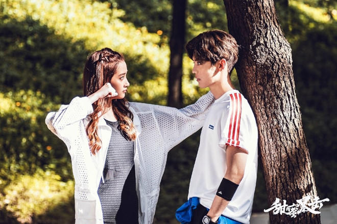 Luhan c&ocirc;ng khai y&ecirc;u Quan Hiểu Đồng