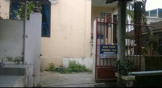 Dãy nhà trọ nơi xảy ra vụ việc.