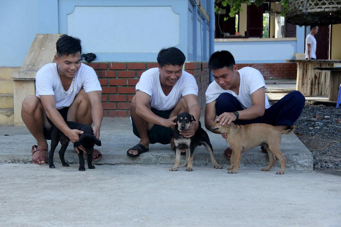 Đội đặc nhiệm đêm tỉnh hơn ngày ở Trường Sa