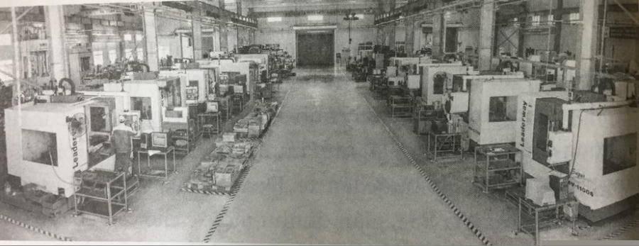 Bac Ho voi bua com cong nhan sang Mung 1 Tet hinh anh 2