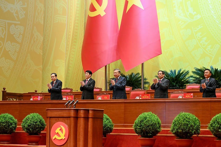 Các đồng chí lãnh đạo chủ chốt của Đảng, Nhà nước chủ trì phiên họp trù bị Đại hội XIV của Đảng - Ảnh: daihoidangtoanquoc.vn.