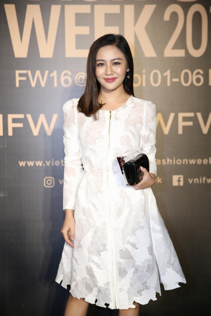 Ca sĩ Văn Mai Hương.