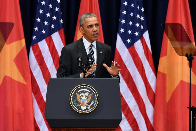 Tổng thống Obama phát biểu trước 2.000 trí thức, sinh viên Việt Nam. (Ảnh: Dân trí)