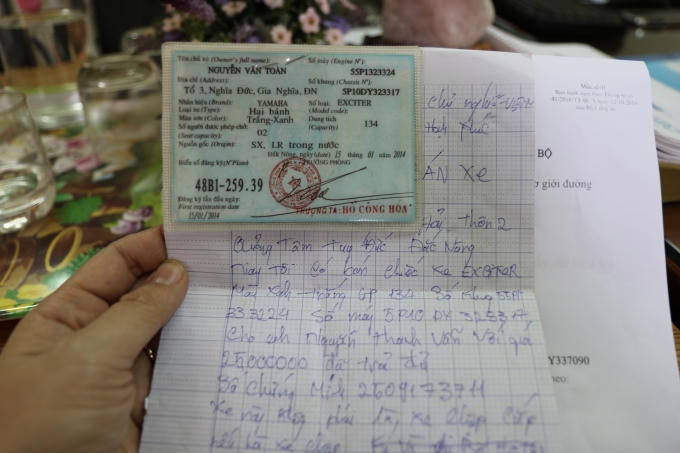 Giấy chứng nhận đăng ký xe giả.