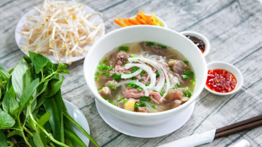 Sức sống của Phở Việt không chỉ nằm ở bề dày lịch sử mà còn được minh chứng qua các chỉ số xếp hạng uy tín toàn cầu. Ảnh IT