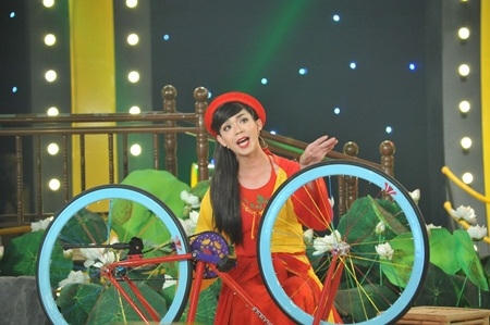 Diễn hài văn minh, “Thánh Taxi” nhận mưa lời khen từ Trấn Thành - Thu Trang