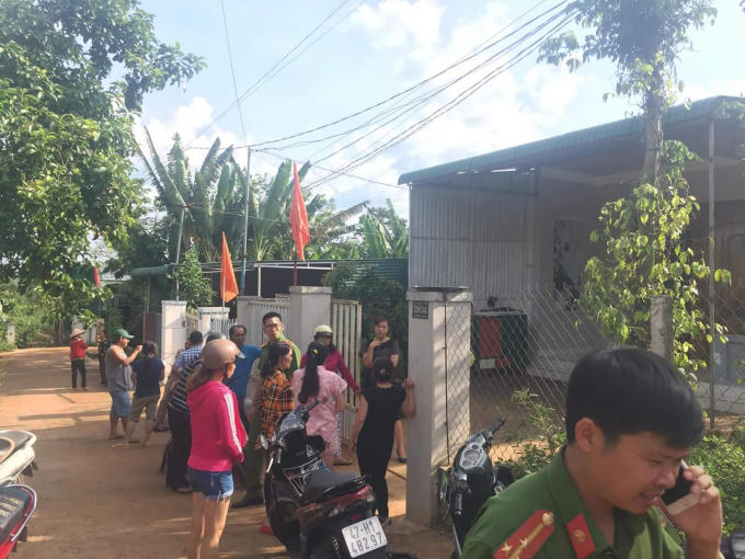 Thời điểm này bắt đầu mùa mưa, các mối điện bị hở rất nguy hiểm.