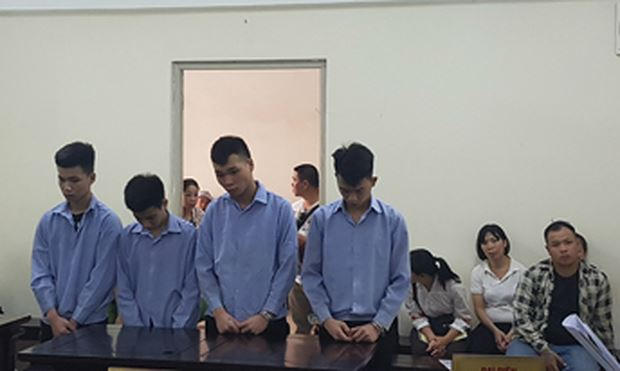 cCác bị cáo tại tòa.