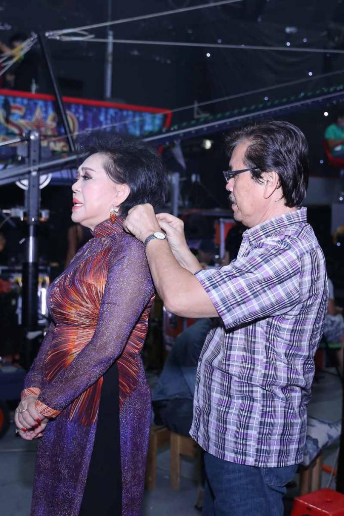 Giao Linh song ca c&ugrave;ng học tr&ograve; Tuấn Vỹ trong T&igrave;nh Kh&uacute;c Vượt Thời Gian th&aacute;ng 9