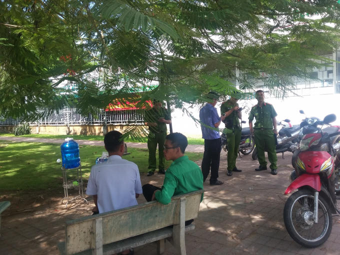 Cơ quan công an có mặt tại hiện trường.