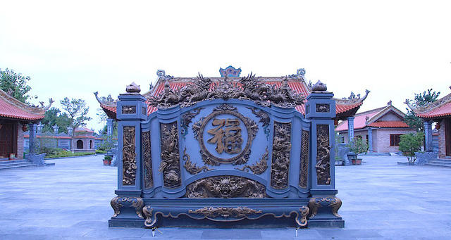 Chạm khắc vô cùng cầu kỳ, tinh xảo