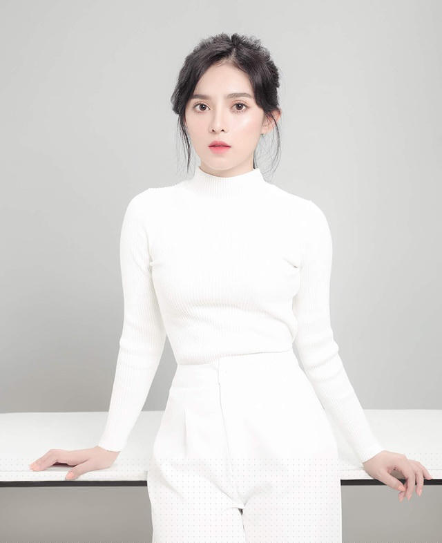 Quý vừa là MC, vừa là người mẫu ảnh và sắp tới cô cũng ra mắt MV ca nhạc.