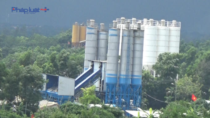 Tiếp tục hoạt động dù đã bị đình chỉ.