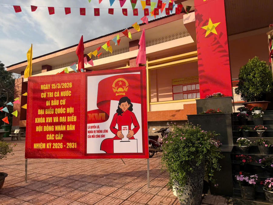 Hội trường Nhà văn hóa khu phố khang trang, sẵn sàng cho cuộc bầu cử.