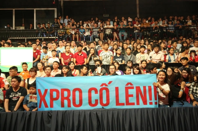 Đông đảo khán giả phấn khích với kết quả.