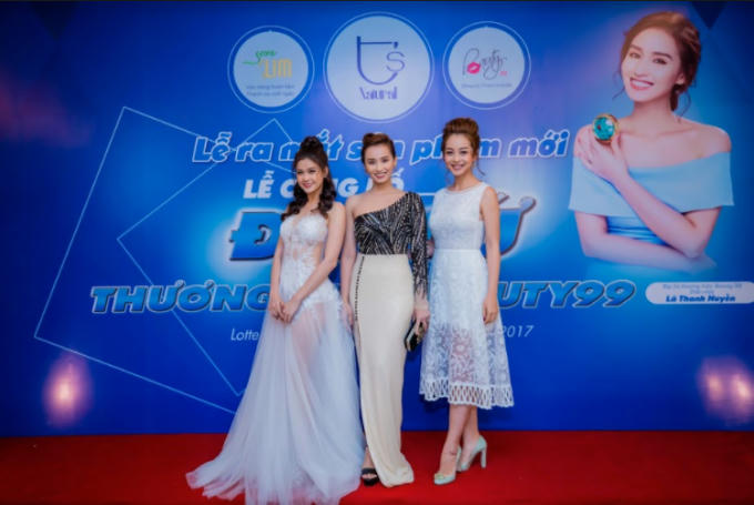 Jennifer Phạm đọ sắc c&ugrave;ng L&atilde; Thanh Huyền v&agrave; Trương Quỳnh Anh sau khi sinh con thứ 3