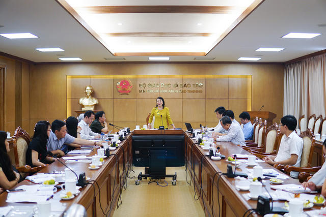 Thứ trưởng Bộ GD&amp;ĐT Nguyễn Thị Nghĩa: "Bộ đang cố gắng để ban hành bộ khung qui tắc ứng xử trước thềm năm học mới 2018-2019"