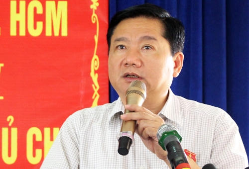 Bí thư Thành ủy TP HCM Đinh La Thăng trả lời thắc mắc của cử tri huyện Củ Chi. Ảnh: Thiên Ngôn