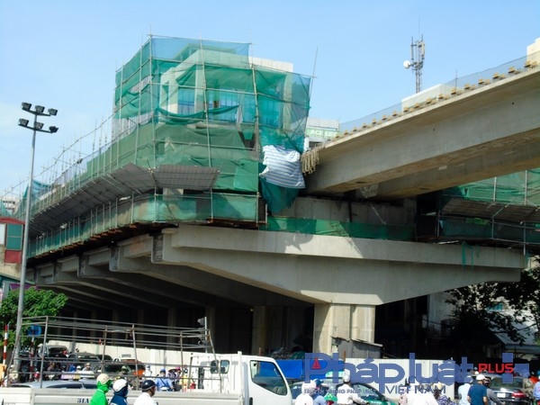 Thế nhưng đến nay các ga tuyến Cát Linh - Hà Đông vẫn chưa thành hình và rất ngổn ngang.