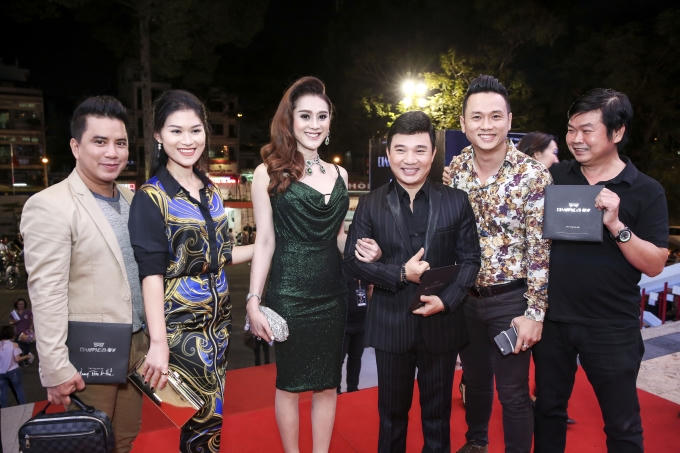 &ldquo;Diamond Show&rdquo; của Mr Đ&agrave;m được giới nghệ sỹ hết l&ograve;ng khen ngợi