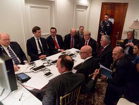 Hình ảnh cuộc họp của Tổng thống Trump về phương án quân sự đối với Syria.