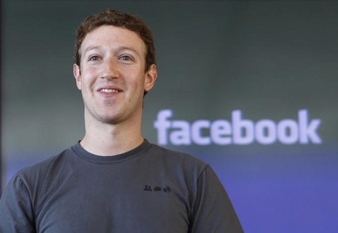 Xếp vụ trí thứ hai là Mark Zuckerberg, người đồng sáng lập kiêm Giám đốc điều hành mạng xã hội Facebook. Ước tính giá trị vốn hóa thị trường của Facebook là 340 tỷ USD.
