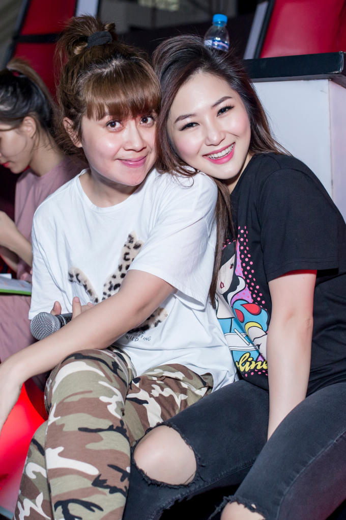 Đ&ecirc;m chung kết Giọng h&aacute;t Việt nh&iacute; 2017 đang được nhiều kh&aacute;n giả tr&ocirc;ng chờ với nhiều hứa hẹn mang đến nhiều điều bất ngờ bởi khả năng của c&aacute;c b&eacute; đều ngang t&agrave;i ngang sức....