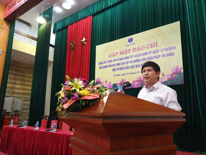 Ông Phan Văn Toàn, Phó vụ trưởng Vụ trưởng Vụ Bảo hiểm y tế, Bộ Y tế phát biểu tại buổi họp