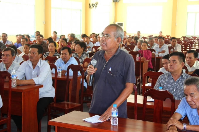 Cử tri bày tỏ nguyện vọng, quan điểm của mình.