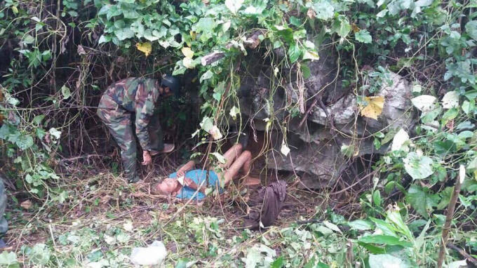 Vị trí nơi phát hiện cụ ông ở sâu trong rừng, thời điểm phát hiện cụ đã kiệt sức vì đói.