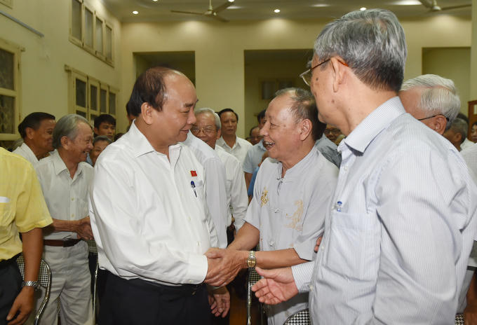 Thủ tướng cũng cho biết với các khu nhà ổ chuột sẽ có chính sách để hỗ trợ giải quyết đúng mức.