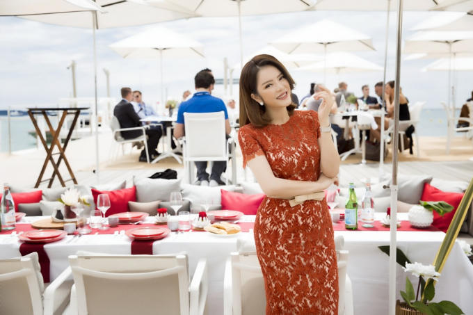 Lý Nhã Kỳ mở tiệc tại Bãi biển Majestic Cannes.