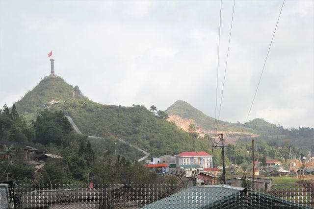 Đại dự án này do Công ty Cổ phần Phúc lộc Hà Giang làm chủ đầu tư. Trong đó, hạng mục chính của dự án gồm khu tâm linh chùa Lũng Cú có diện tích 70,5 ha; hạng mục Đại tượng Phật có diện tích khoảng 4,5 ha (Ảnh: Nguyễn Trường).