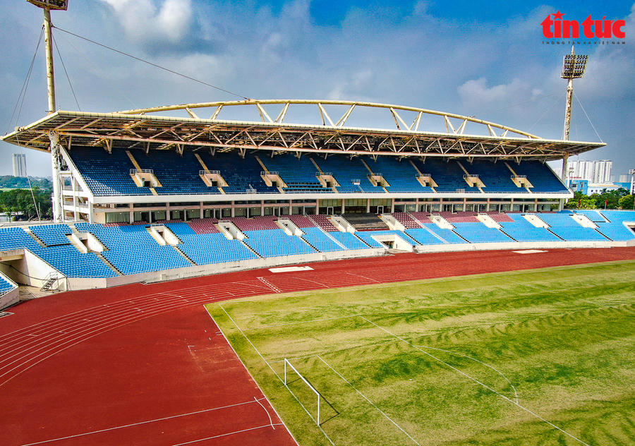 Liên đoàn Điền kinh thế giới (IAAF) là đơn vị kiểm tra, đo đạc và cấp giấy chứng nhận cho đường chạy điền kinh tại sân Mỹ Đình.