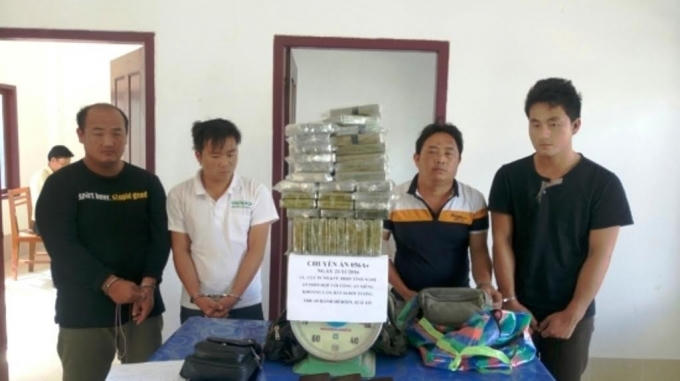 4 đối tượng người nước ngoài bị bắt giữ trong Chuyên án 056AV và tang vật 69 bánh heroin.