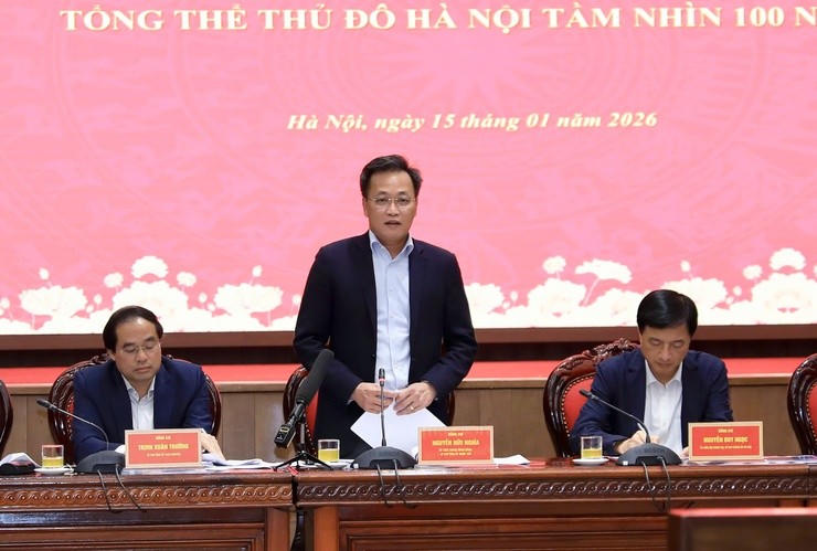 Bí thư Tỉnh ủy Hưng Yên Nguyễn Hữu Nghĩa phát biểu ý kiến.