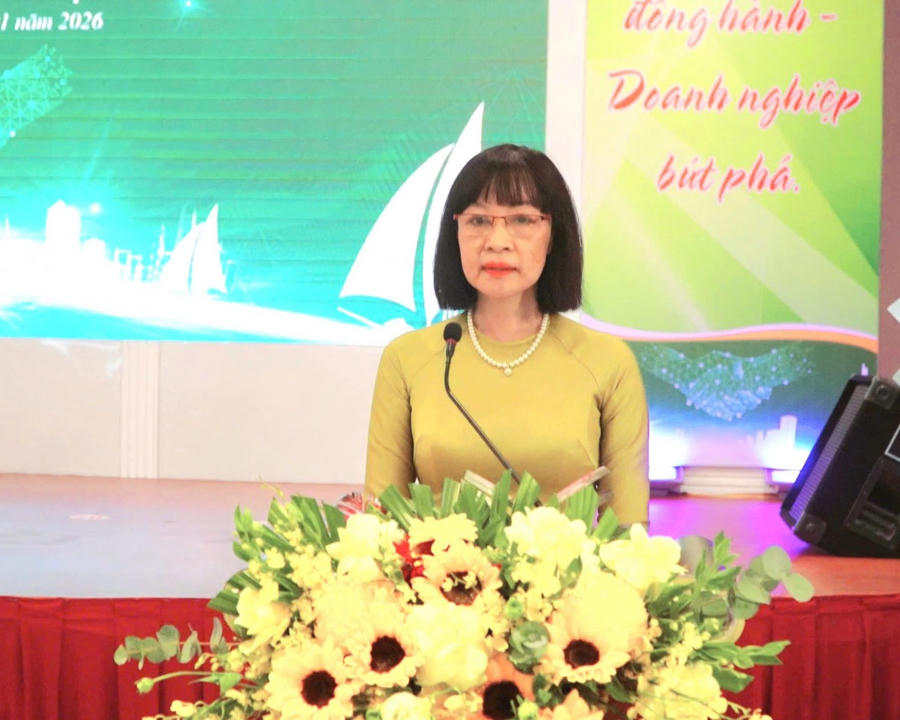 Đại biểu tham dự phát biểu và trả lời các câu hỏi tại chương trình.