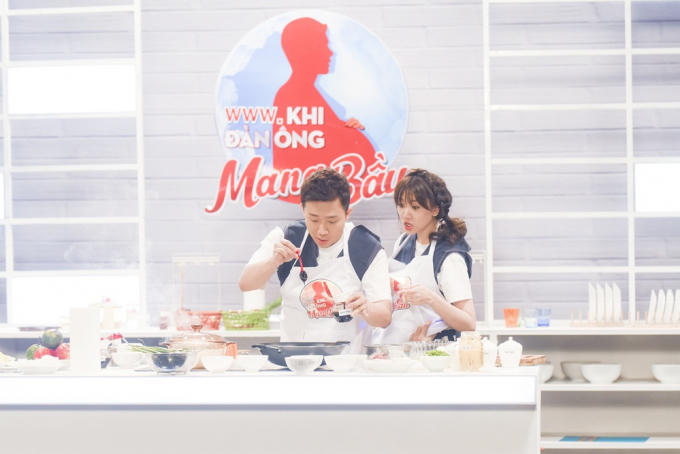 Vào bếp nấu ăn Hương Giang tuyên bố với Trường Giang