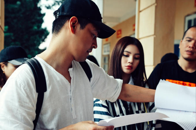 Jolie Nguyễn bày tỏ niềm cảm thông đối với cuộc sống của người dân sau cơn lũ.