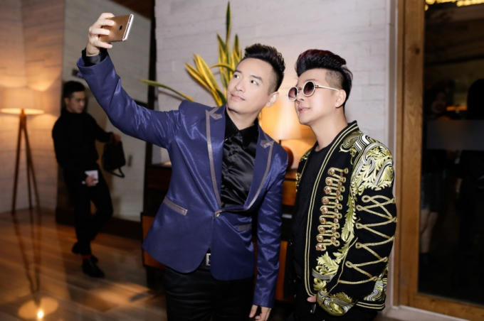 Vũ H&agrave; diện trang phục lạ mắt tr&ecirc;n thảm đỏ Tuần lễ thời trang