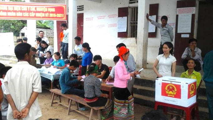 Nghệ An: H&agrave;ng ngh&igrave;n cử tri v&ugrave;ng bi&ecirc;n