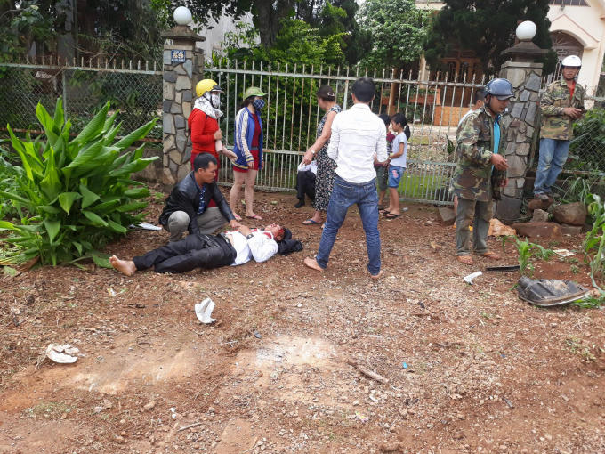 Các nạn nhân cấp tốc chuyển đi cấp cứu.